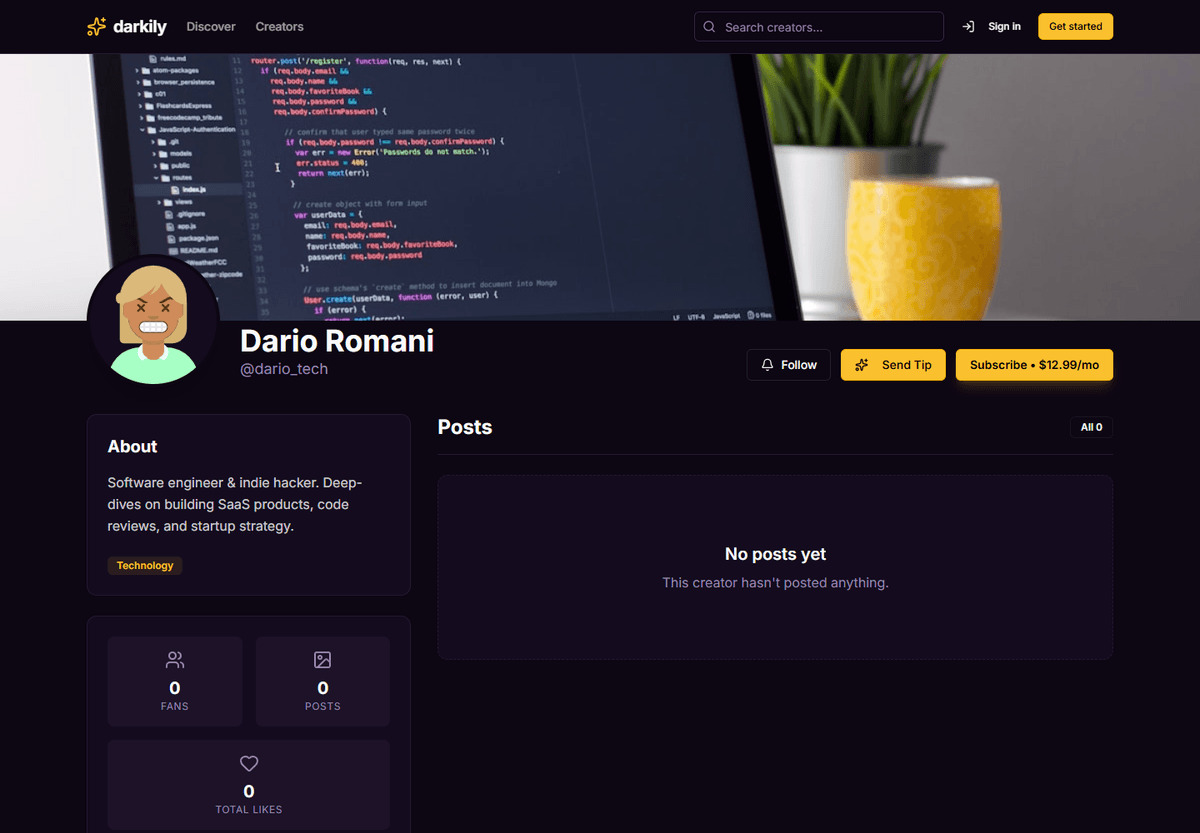 Technology creator profile with biography, follow, tip, subscription, and empty post controls.