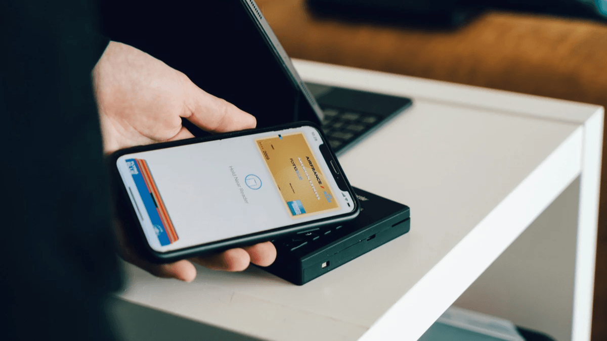 Online shopper reviewing payment and checkout details as part of a digital purchase experience