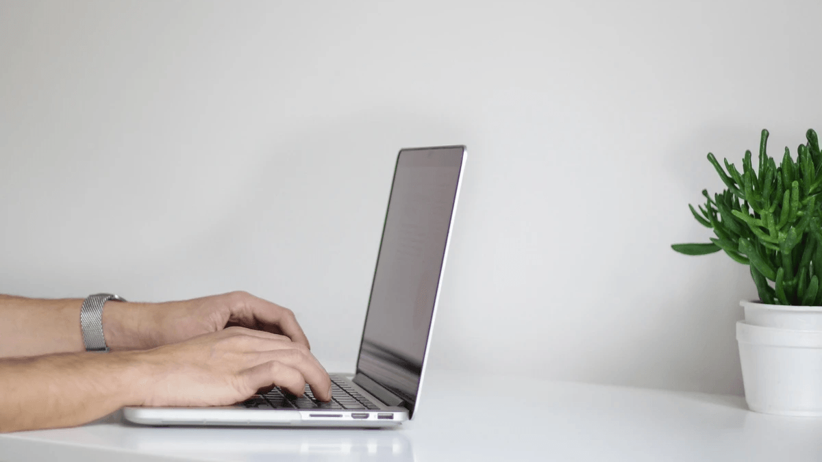 Enhancing online engagement strategy through community interactions