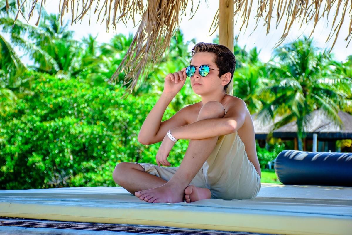 Colorful collection of bulk childrens sunglasses with best UV protection