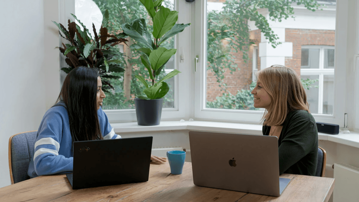 B2C sales promotion landing page showcasing effective design elements