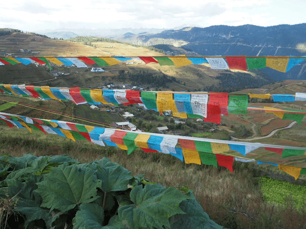 tibet visa for us citizens: stunning view of Tibetan landscape