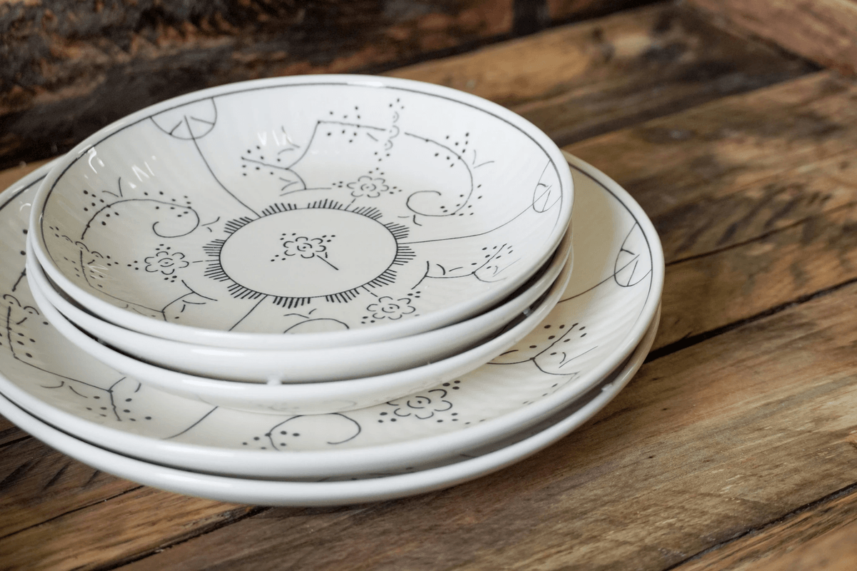 Quality of ceramic products showcased through a beautiful dinnerware set
