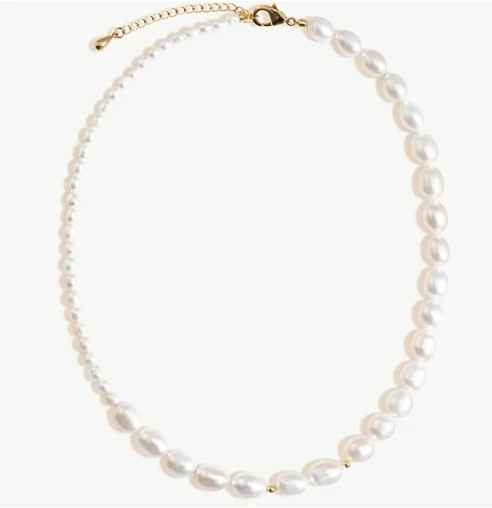 Exquisite Craftsmanship: DEDEJILL's Asymmetric Pearl Necklace