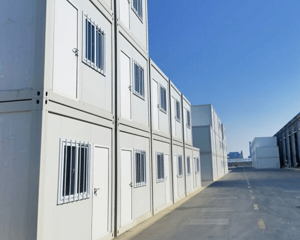 estructura modular eficiente construida con módulos prefabricados