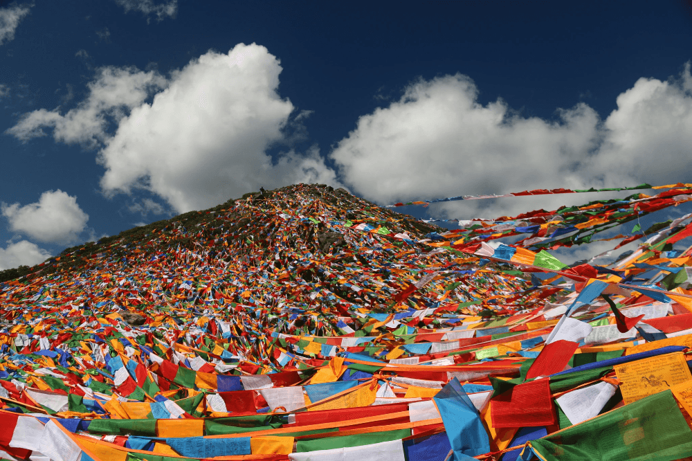 Experience holiday tibet through vibrant festivals