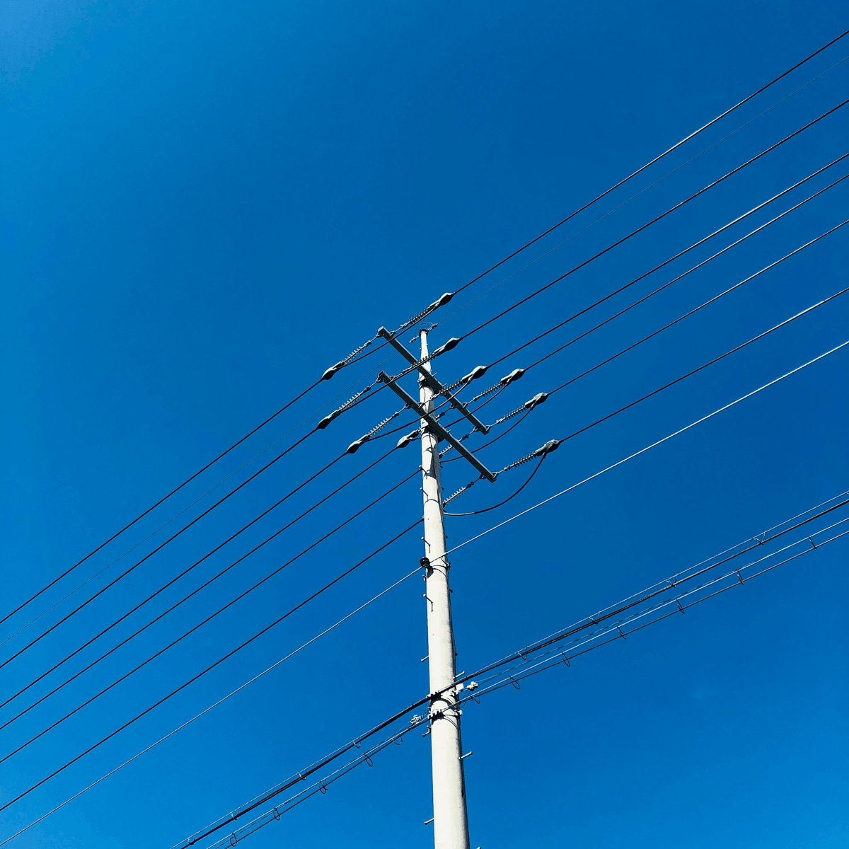 preformed armor rod protecting transmission line conductors