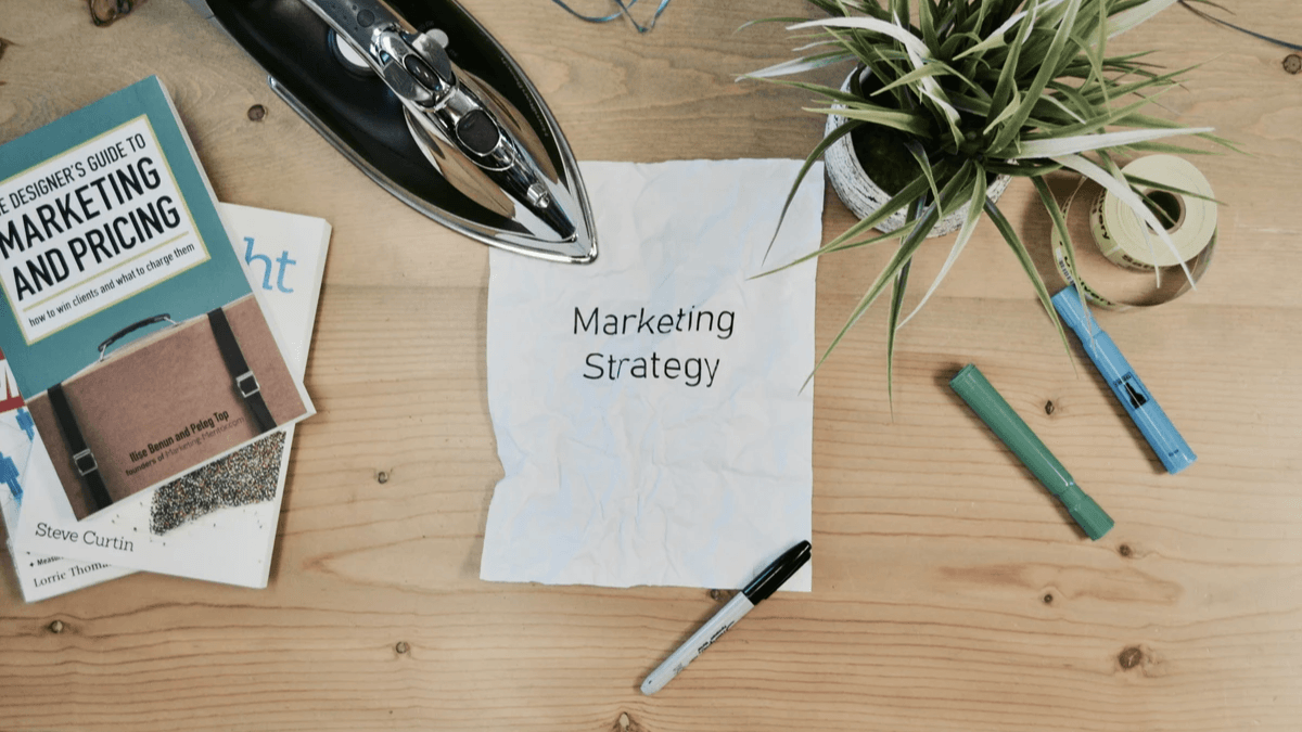 Marketing website alignment strategy with Strikingly tools
