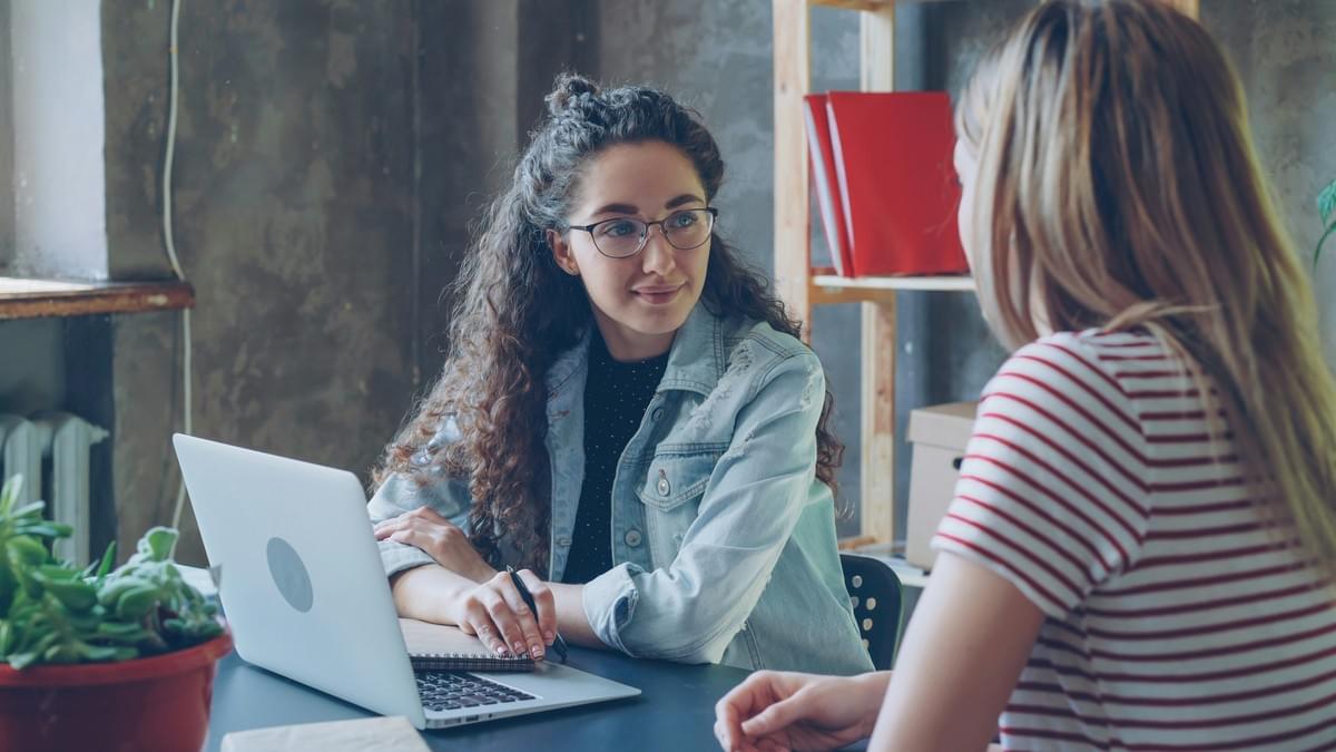 online course website strategy featuring organized lessons and student progress tracking