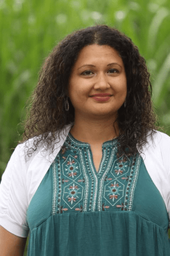 Zeshan Mustafa, somatic coach and cultural ally, offering embodied healing for women online