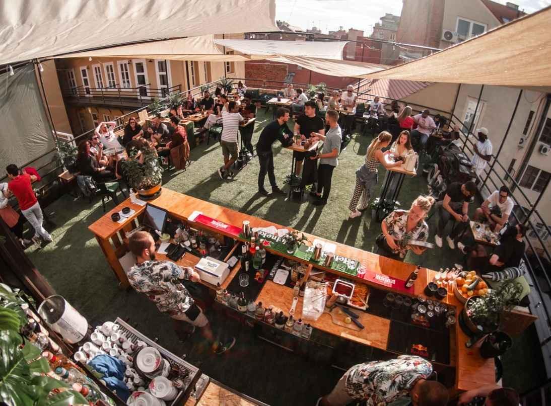 レストランを開く