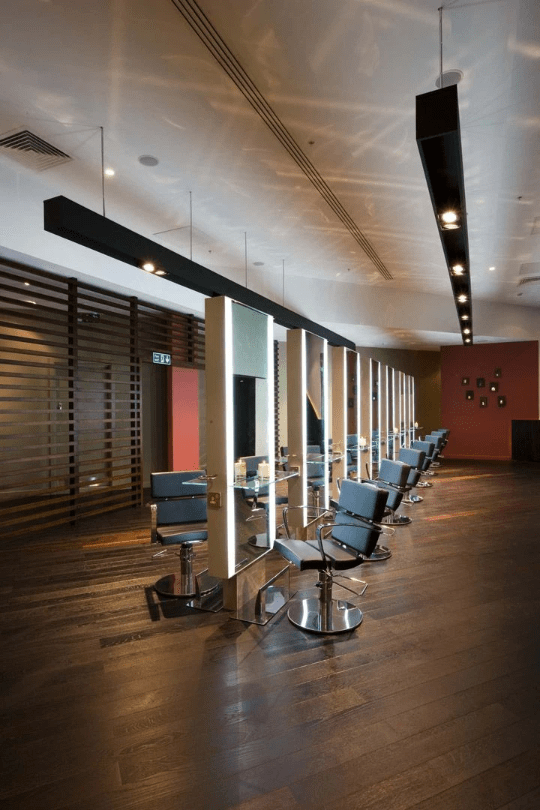 專業髮妝團隊打造自信美麗