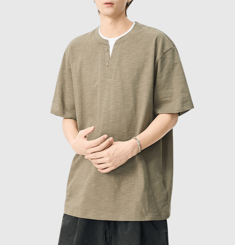 日系基礎層次假兩件式縫紉設計 亨利領天竺棉短袖 T-Shirt [SBT-1511]