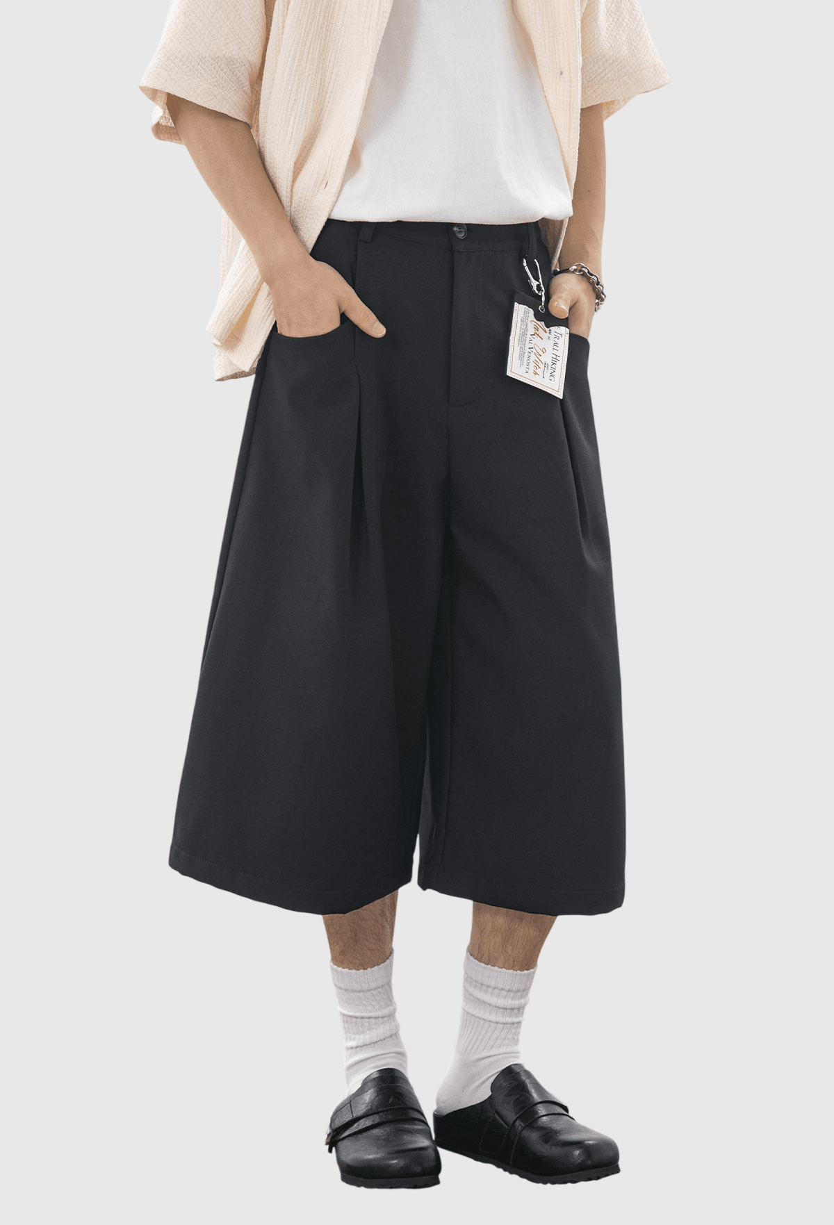 日系褶皺縫紉設計 麻質透氣垂感七分短褲 [SBST-1166]