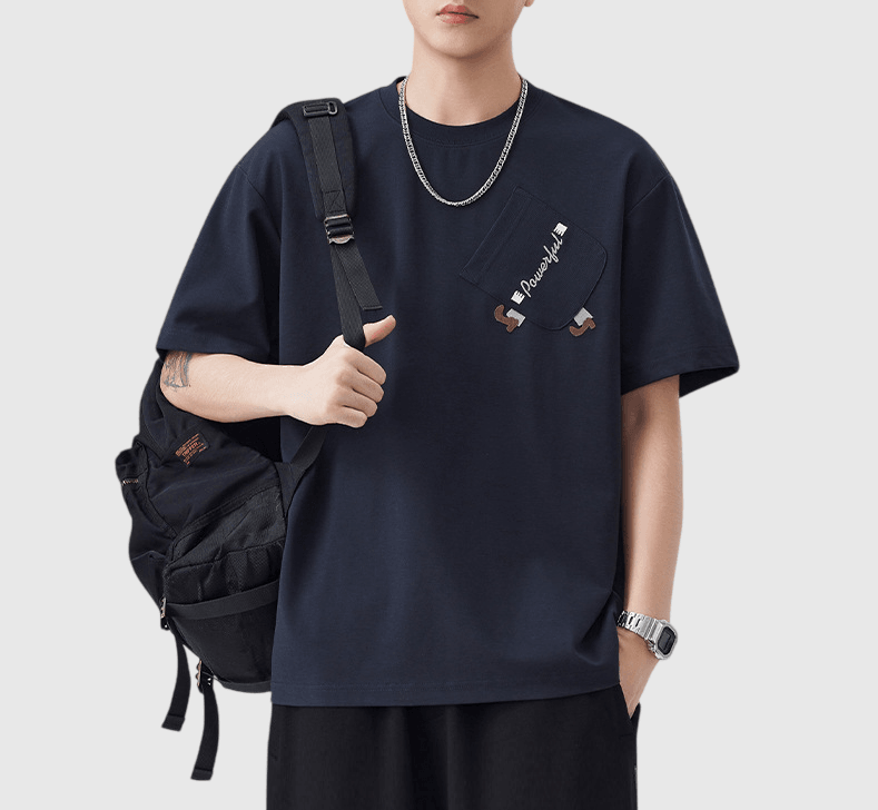 斜前袋趣味細圖案文字刺繡 短袖 T-Shirt [SBT-1505]