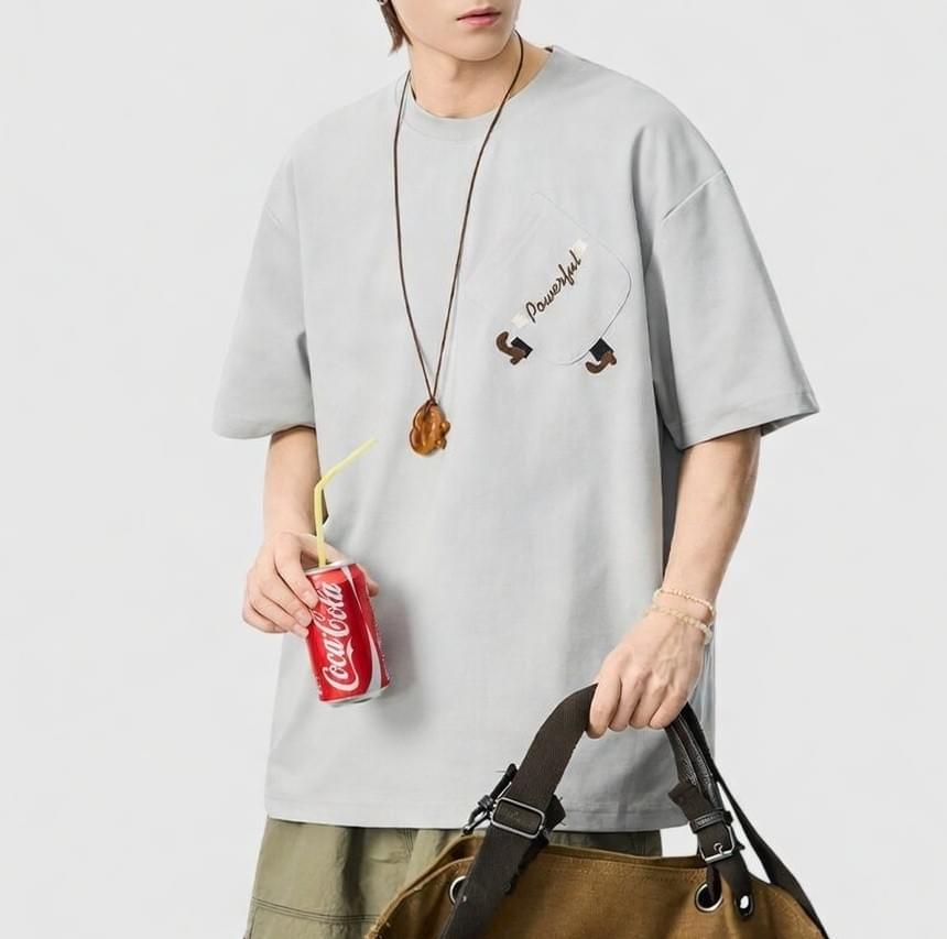 斜前袋趣味細圖案文字刺繡 短袖 T-Shirt [SBT-1505]