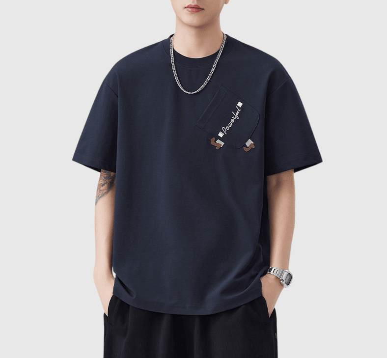 斜前袋趣味細圖案文字刺繡 短袖 T-Shirt [SBT-1505]