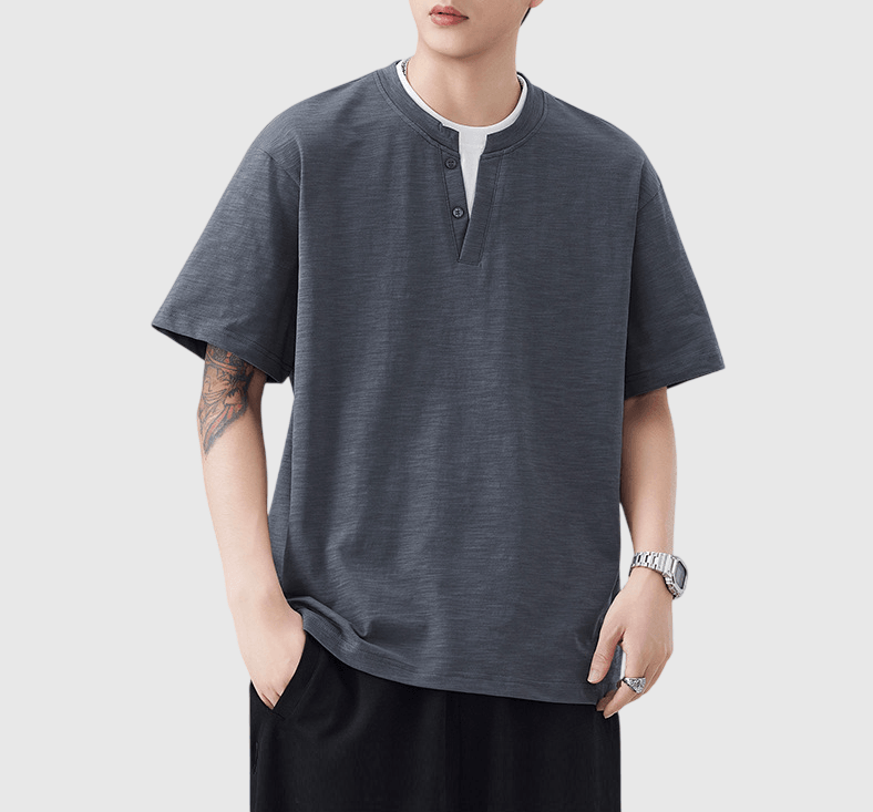 日系基礎層次假兩件式縫紉設計 亨利領純棉短袖 T-Shirt [SBT-1511]