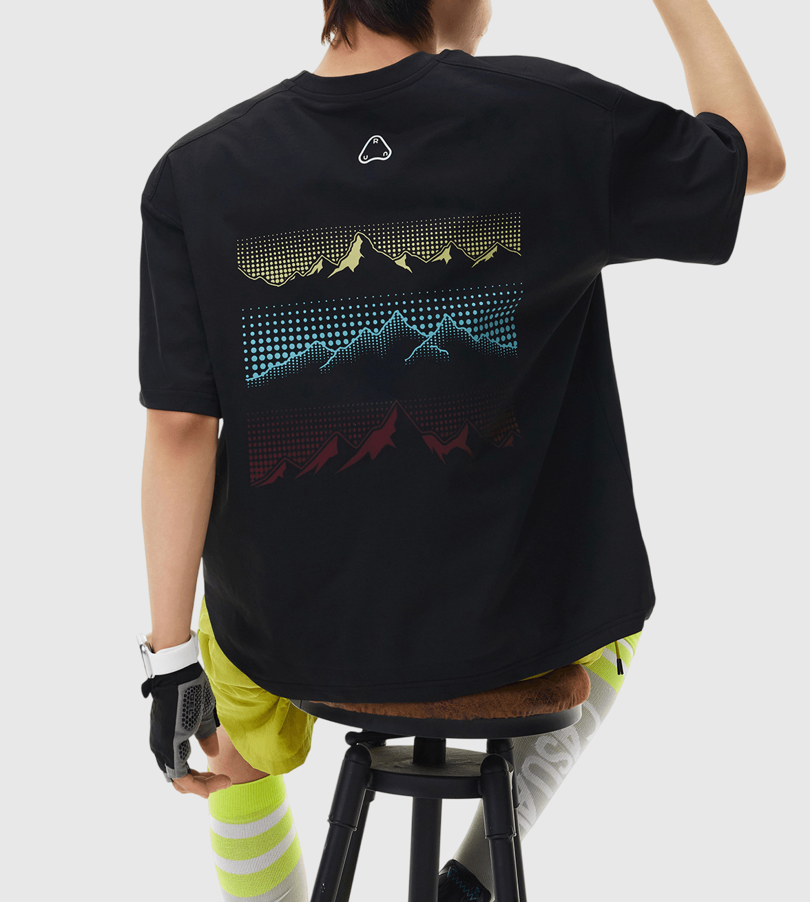 戶外層次色系山峰圖案印燙 涼感透氣短袖 T-Shirt [SBT-1554]