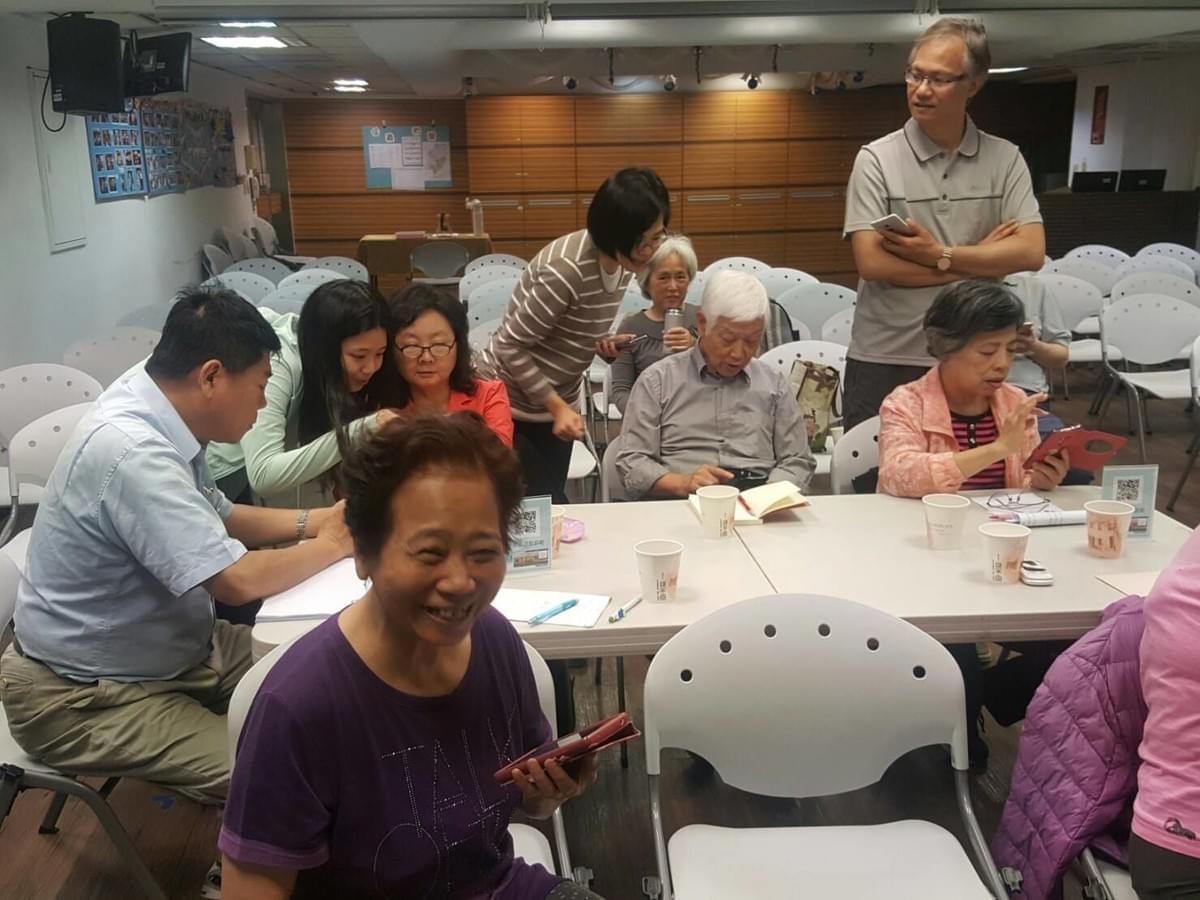 熟齡長者手機教學活動現場照片20170411