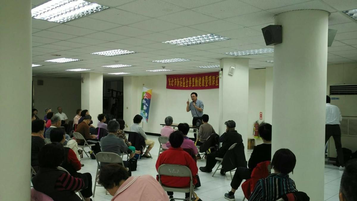 熟齡長者手機教學活動現場照片20170412