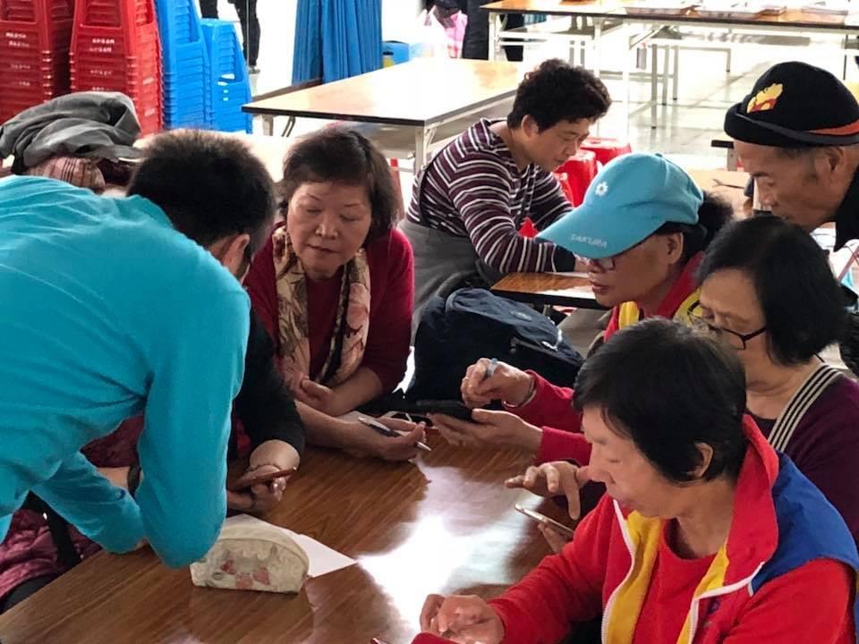 智樂活銀髮熟齡長者手機教學活動現場照片20180119