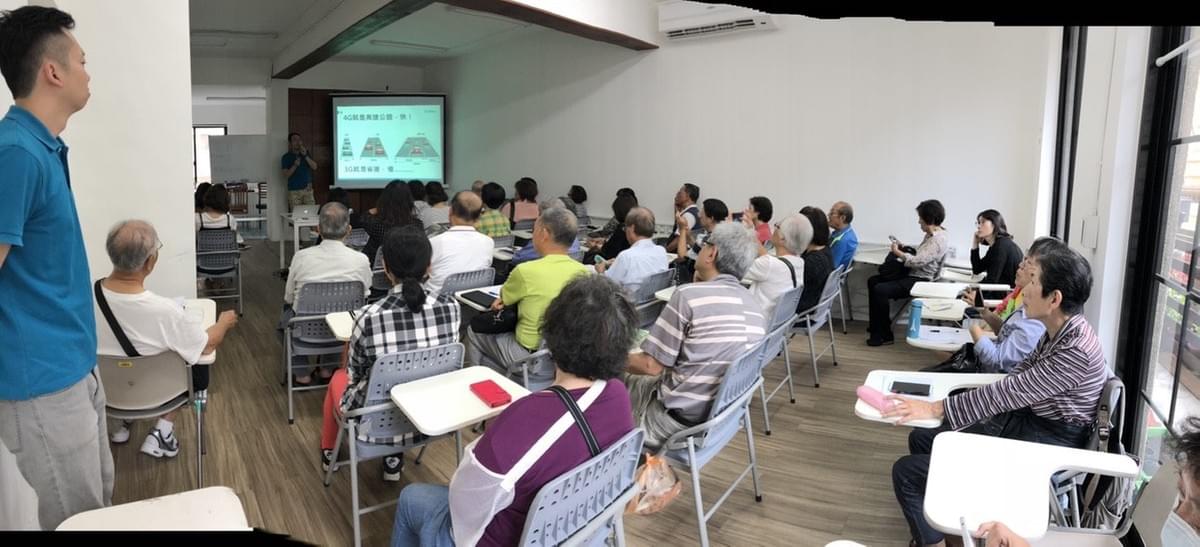 智樂活銀髮熟齡長者手機教學活動現場照片20180413