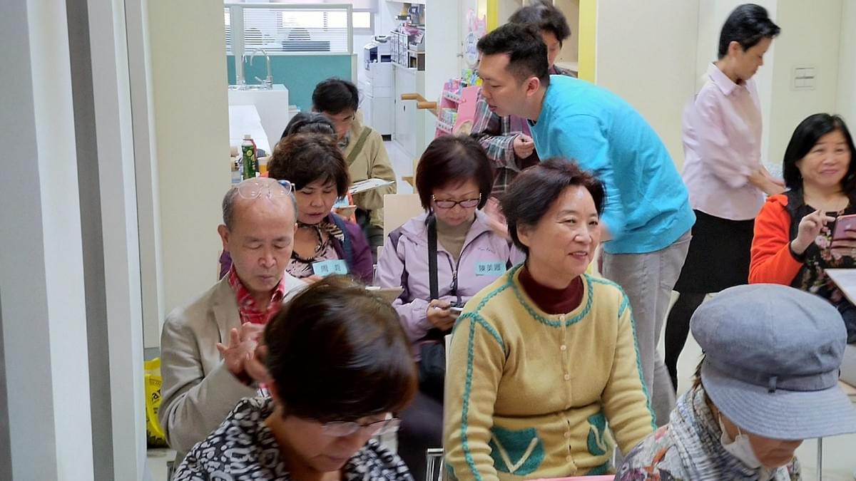 智樂活銀髮熟齡長者手機教學活動現場照片20180416