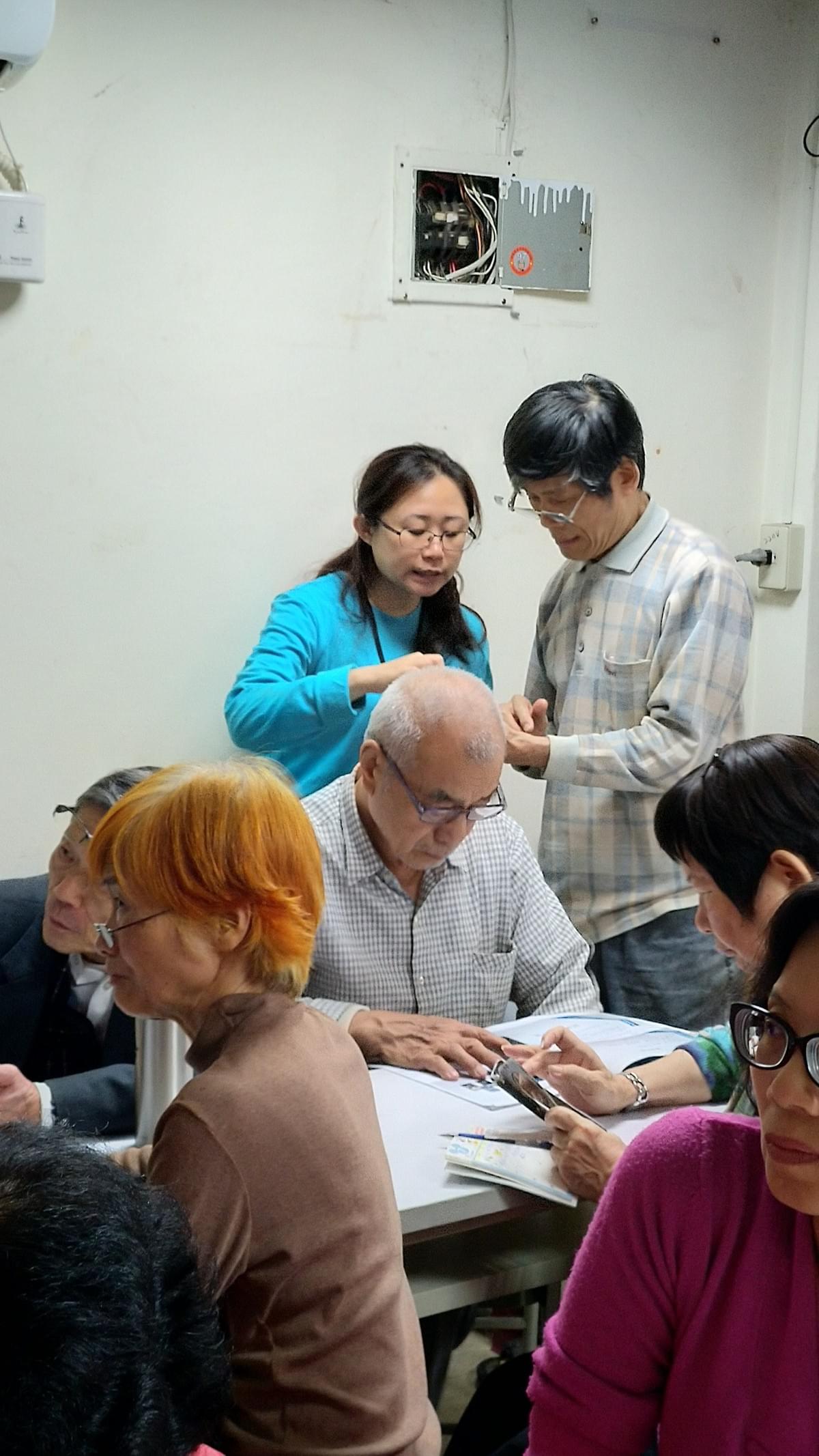 智樂活銀髮熟齡長者手機教學活動現場照片20180417