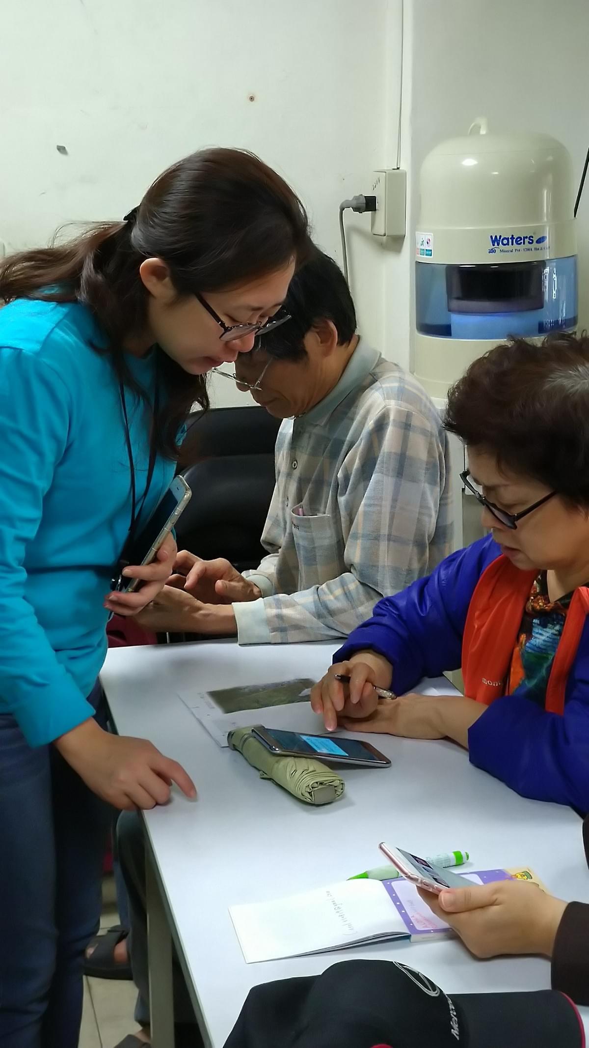 智樂活銀髮熟齡長者手機教學活動現場照片20180417