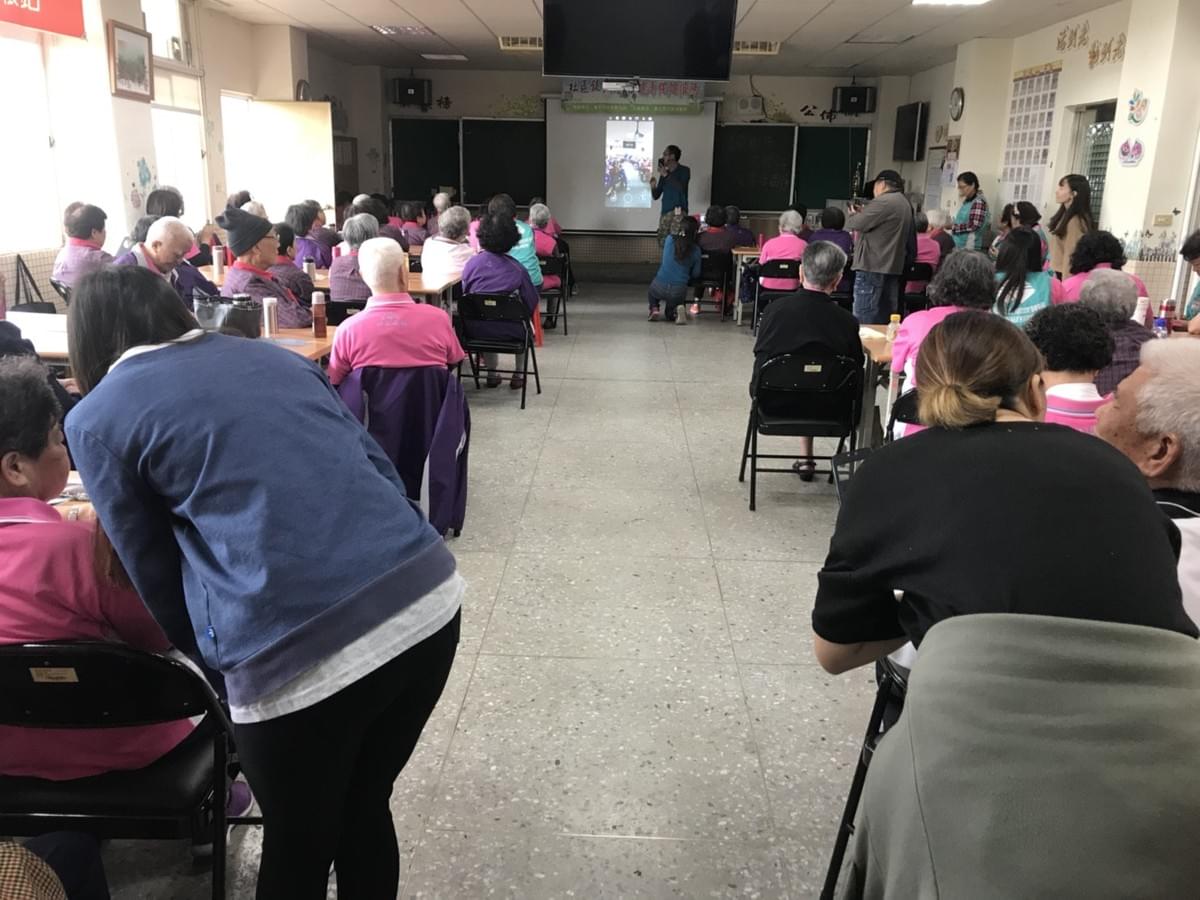 智樂活銀髮熟齡長者手機教學活動現場照片20180418