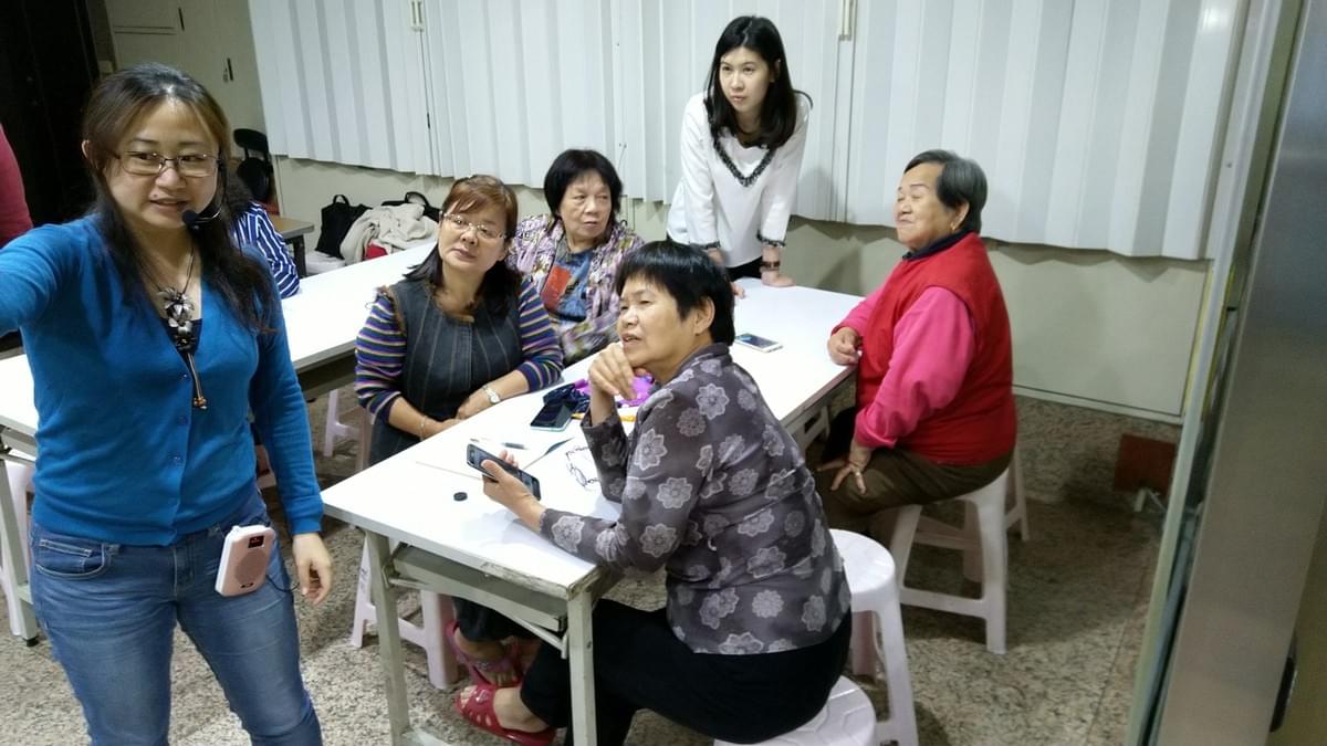 智樂活銀髮熟齡長者手機教學活動現場照片20180418