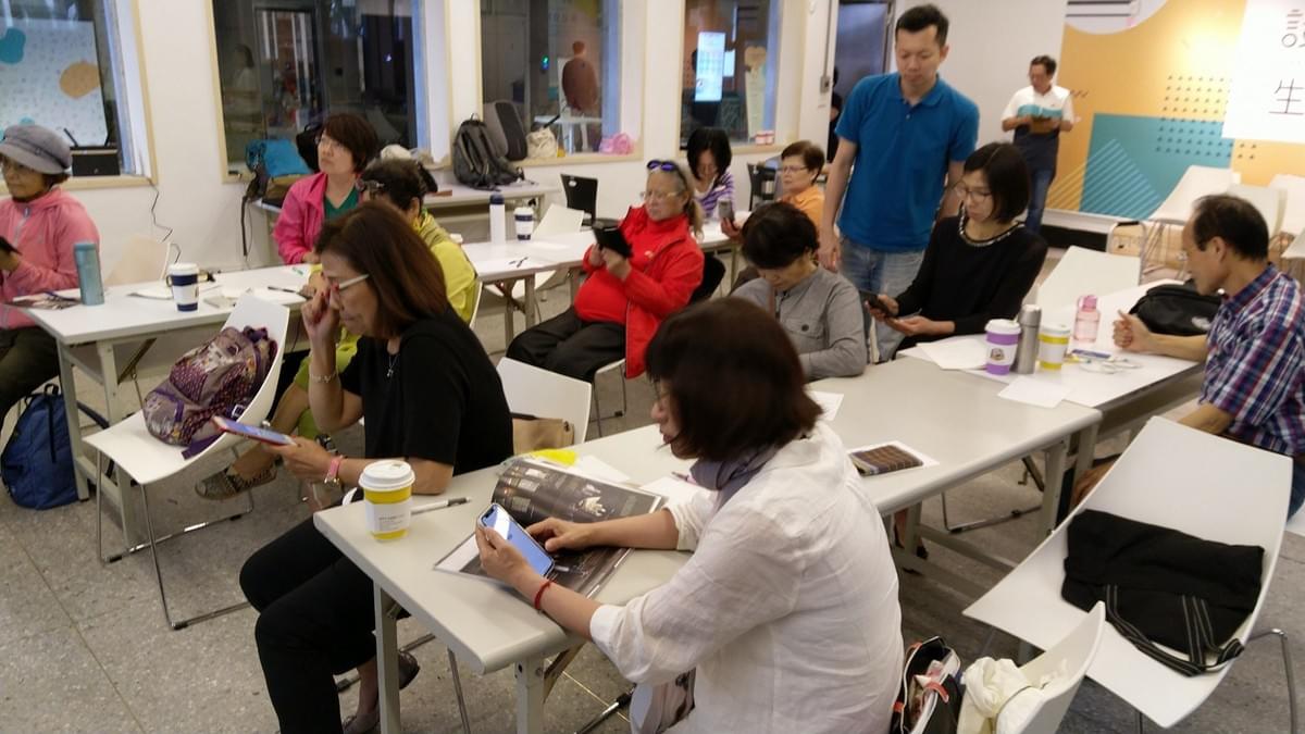 智樂活銀髮熟齡長者手機教學活動現場照片20180423