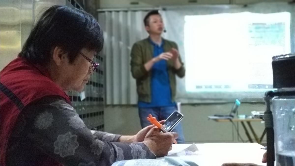 智樂活銀髮熟齡長者手機教學活動現場照片20180425