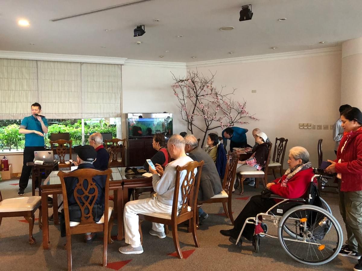 熟齡長者手機教學活動現場照片20171122