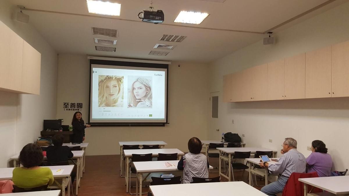 熟齡長者手機教學活動現場照片20171127