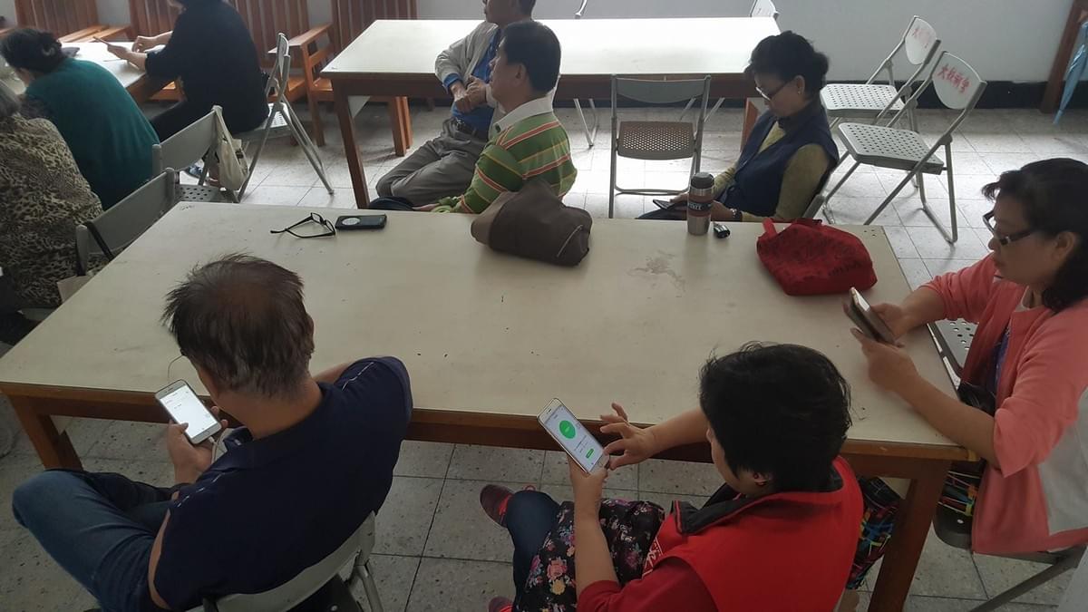 熟齡長者手機教學活動現場照片20171130