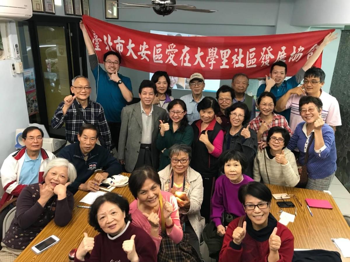 熟齡長者手機教學活動現場照片20171215