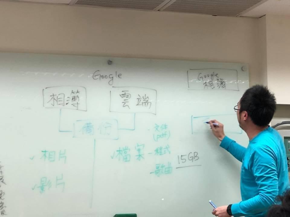 熟齡長者手機教學活動現場照片20171220