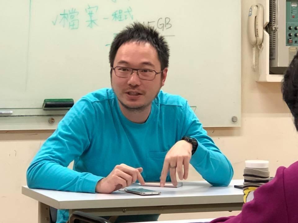 熟齡長者手機教學活動現場照片20171220