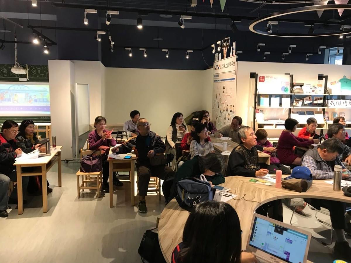 熟齡長者手機教學活動現場照片20171228