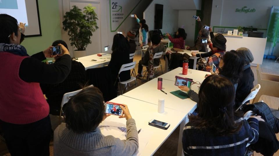 智樂活銀髮熟齡長者手機教學活動現場照片20180112