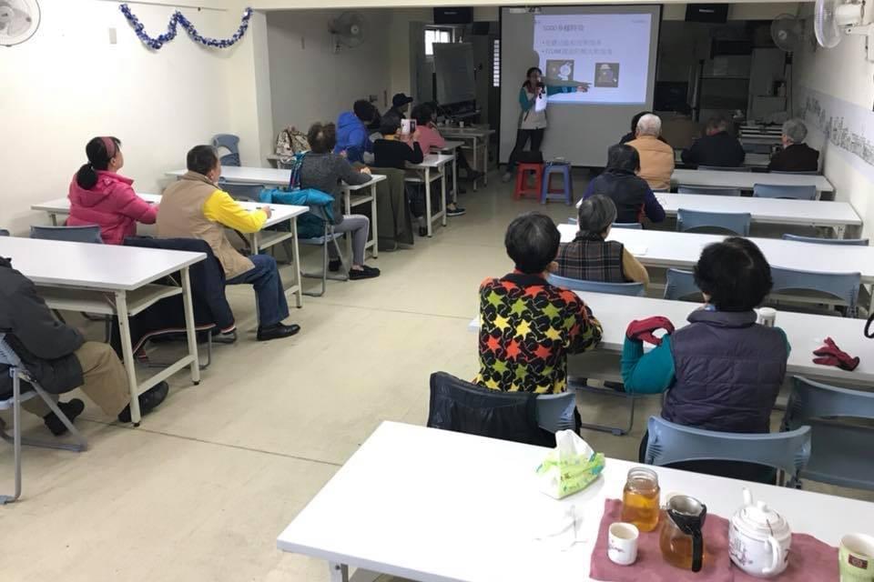 智樂活銀髮熟齡長者手機教學活動現場照片20180127
