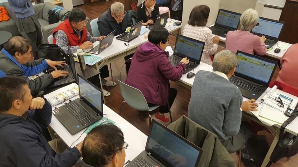 智樂活銀髮熟齡長者手機教學活動現場照片20180306