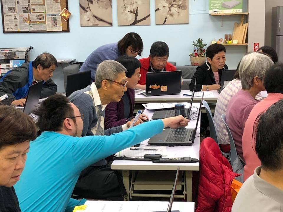 智樂活銀髮熟齡長者手機教學活動現場照片20180306