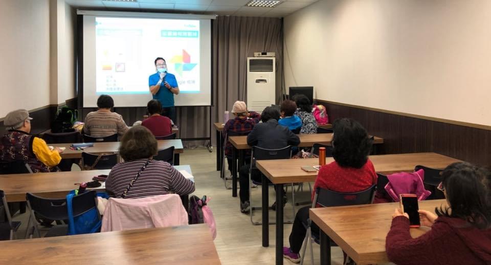 智樂活銀髮熟齡長者手機教學活動現場照片20180311