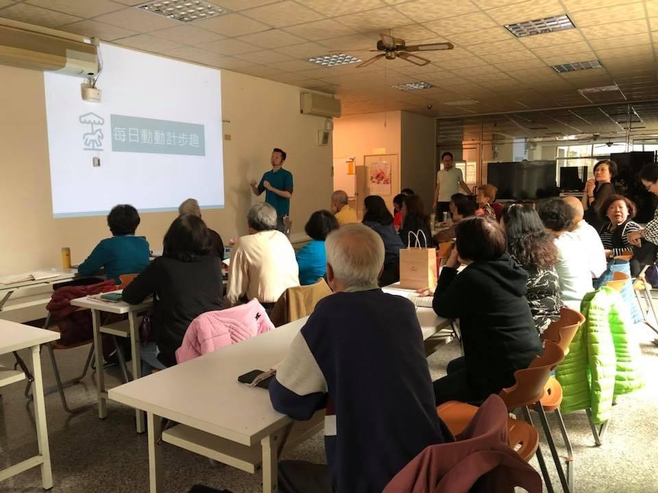 智樂活銀髮熟齡長者手機教學活動現場照片20180326