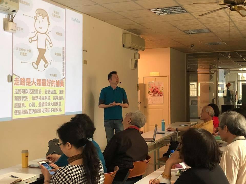智樂活銀髮熟齡長者手機教學活動現場照片20180326