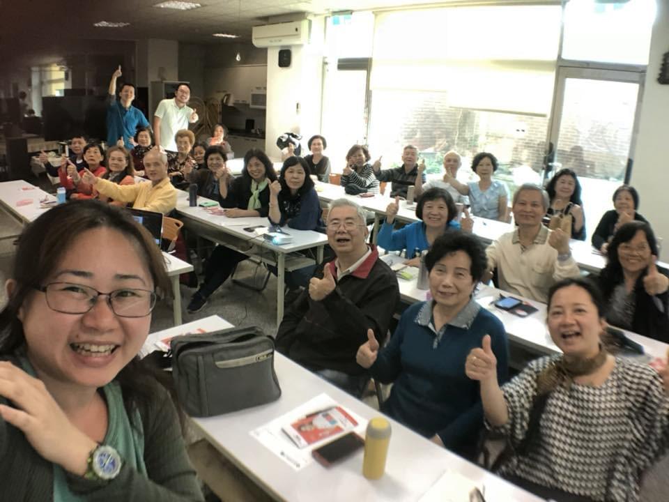 智樂活銀髮熟齡長者手機教學活動現場照片20180326