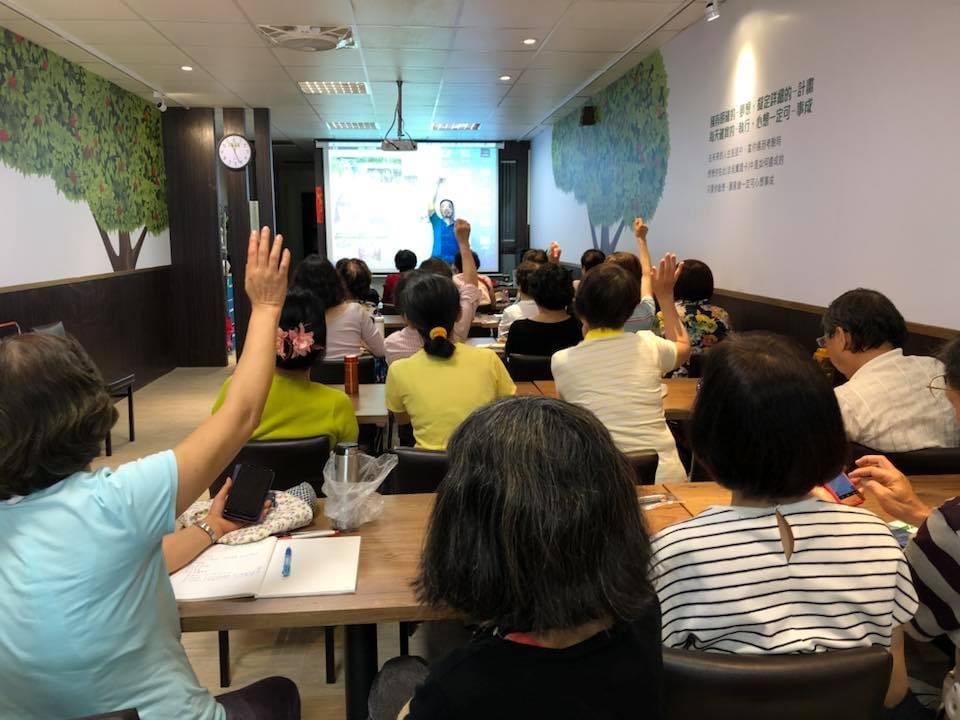 智樂活銀髮熟齡長者手機教學活動現場照片20180507